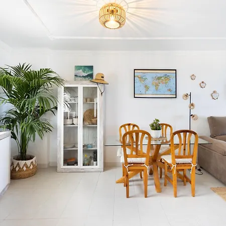 Acogedor Con Vistas Al Mar En Apartmán